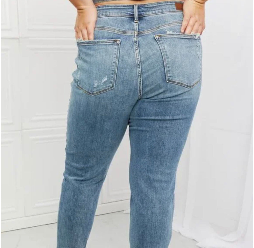 Judy Blue Maddison Boyfriend Jeans