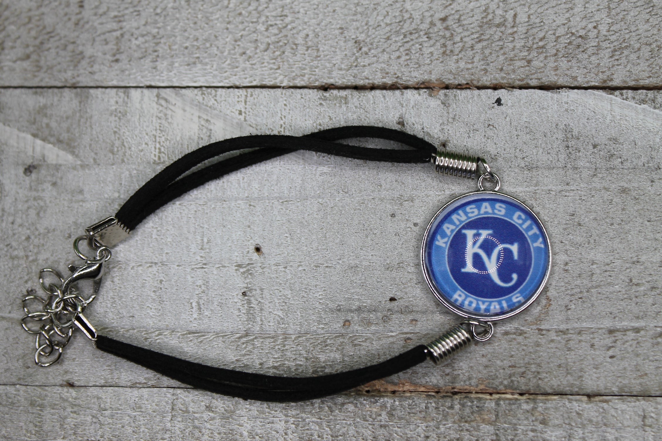 Baseball KC Royals Circle Adjustable Clasp Leather Cord • Bracelet