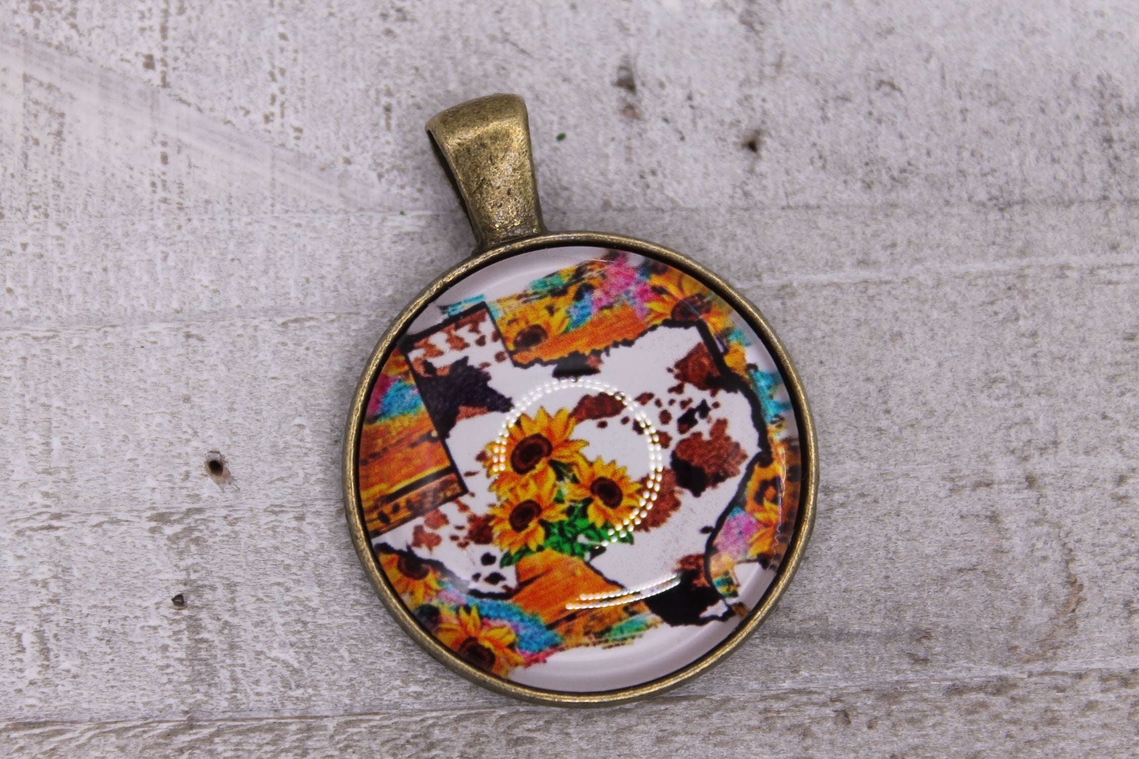 Texas Cow & Serape • 25mm Pendant